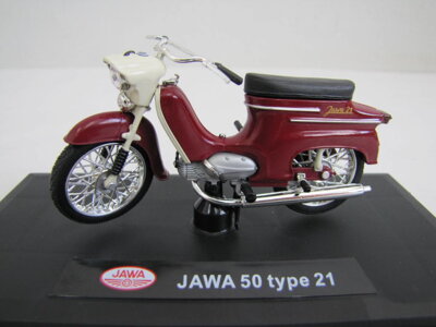 Model 1:18, plast, červená tmavá - Jawa 21 1002057