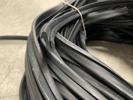 Lemovka horného krytu, čierna - Jawa 05-21 1002655